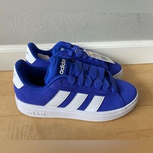 NWT gorgeous blue adidas sneakers